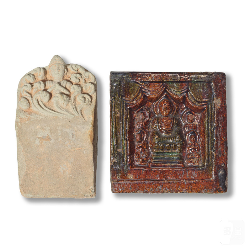 唐 八八五年及宋 陶磚及素三彩佛像瓦 | A GREEN AND OCHRE-GLAZED POTTERY 'BUDDHA' TILE AND A MOULDED POTTERY TILE